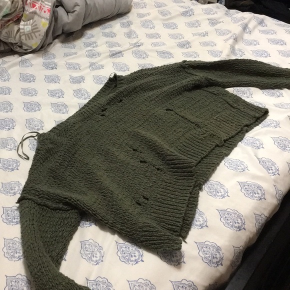 Sweater - Picture 4 of 4